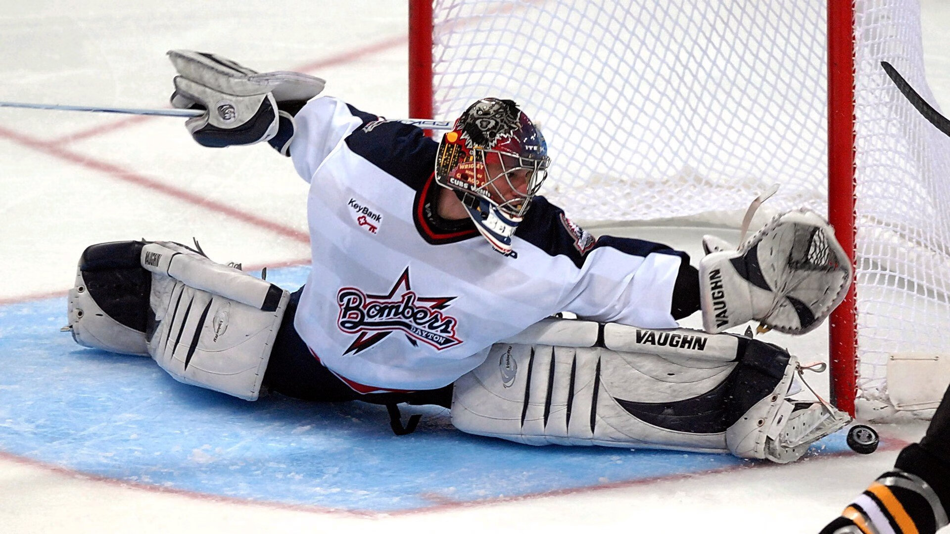 荷兰队长领衔攻城拔寨，助球队连胜，荷兰队队长是谁